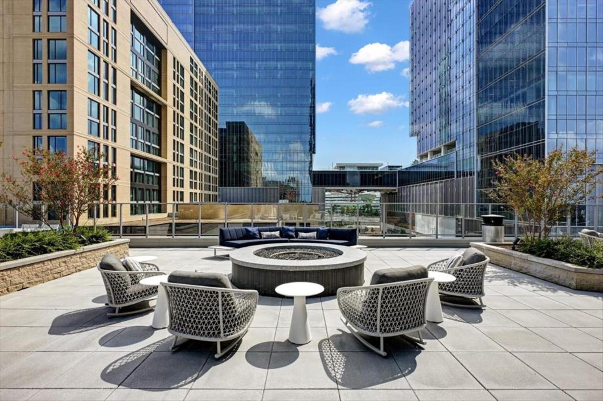 Global Luxury Suites At Town Center Рэстон Экстерьер фото