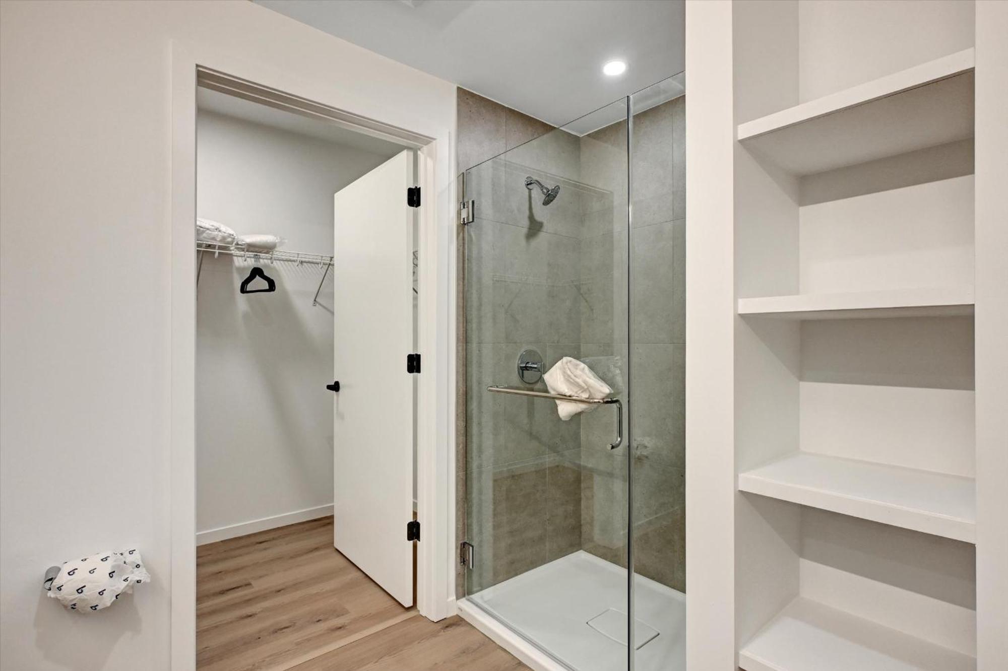 Global Luxury Suites At Town Center Рэстон Экстерьер фото
